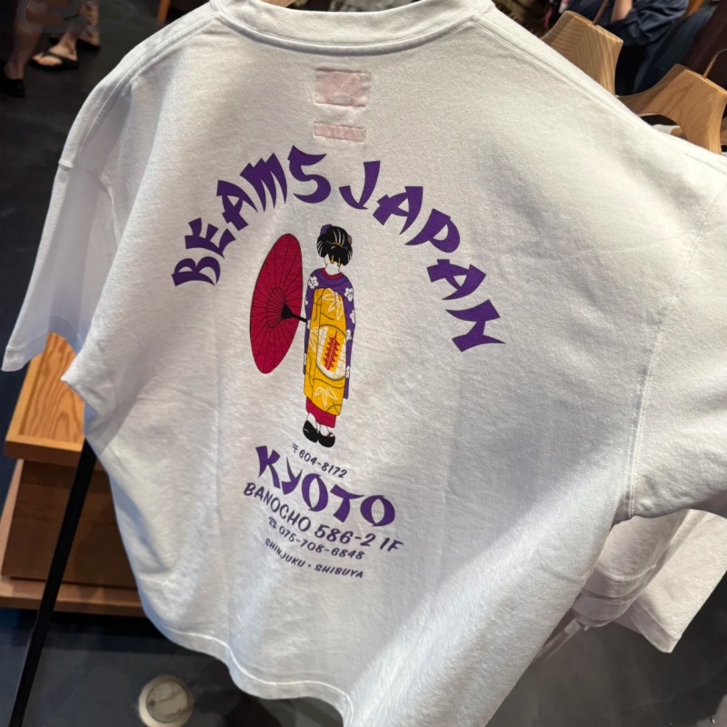 Street Fashion In Tokyo - เสื้อยืดแฟชั่นลายพิมพ์กิโมโนสีขาวสไตล์ญี่ปุ่น โตเกียว สตรีท คอตตอน ทรงหลวม ลำลอง