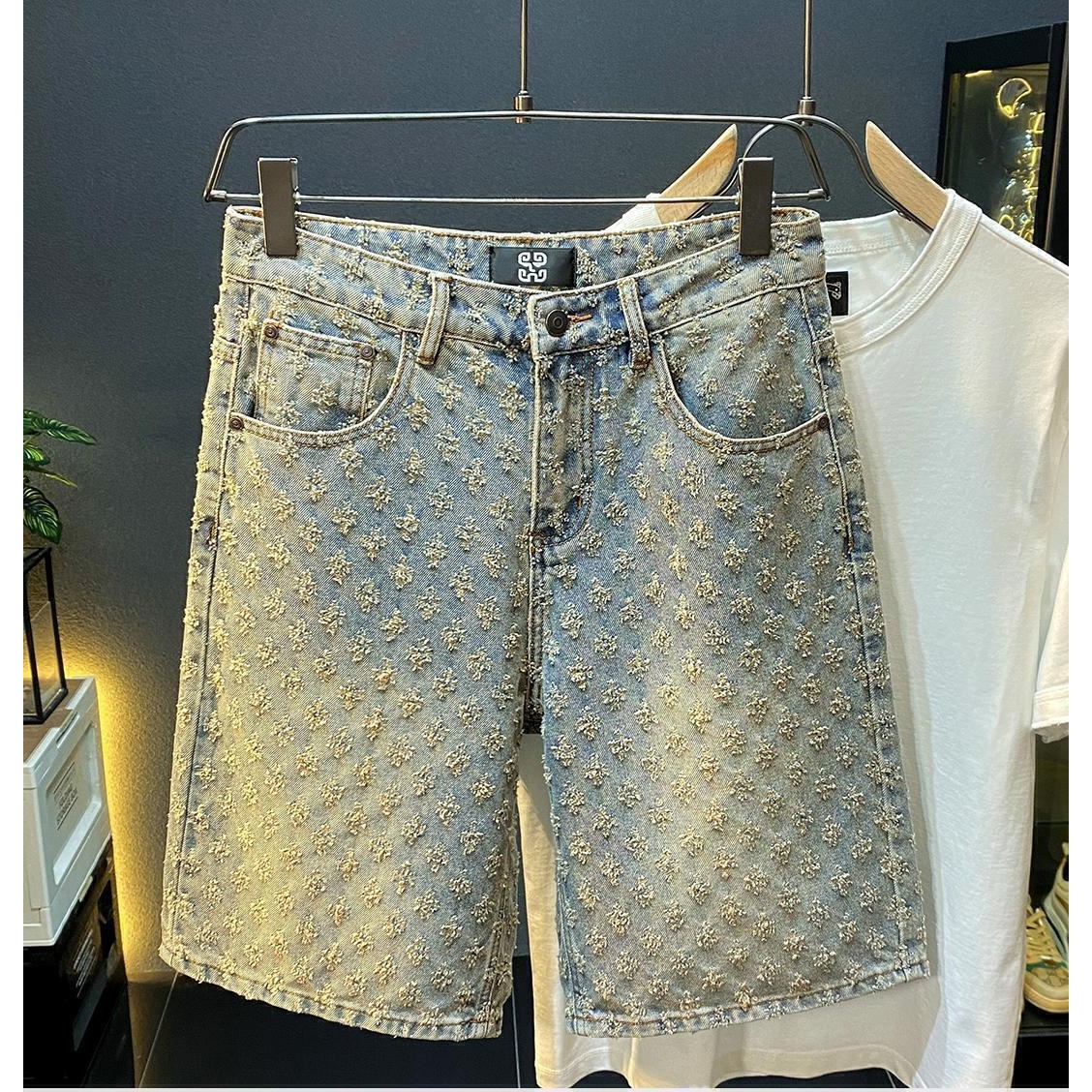 Street Fashion Jeans - กางเกงยีนส์ขาสั้นผู้ชายสไตล์ลำลอง เอวสูงปานกลาง ทรงหลวม แฟชั่นวินเทจ ความยาวระดับเข่า เหมาะสำหรับฤดูร้อน